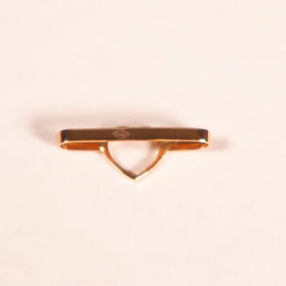 18k Gold Heart Watch Charm Bar - Picture 5 of 8